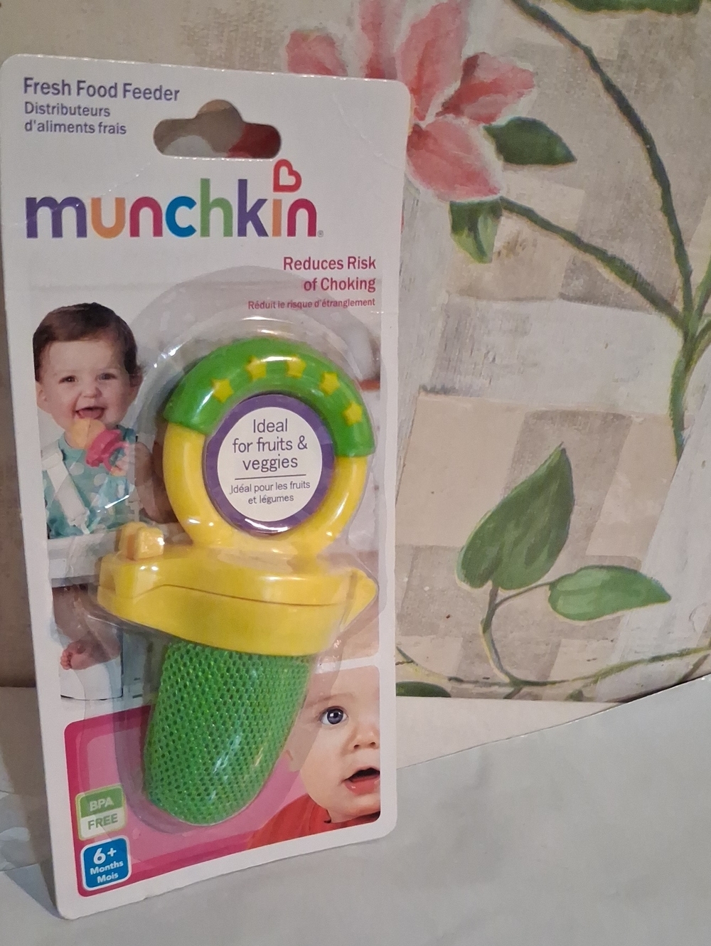 Munchkin Yellow and Green Fresh Food Feeder